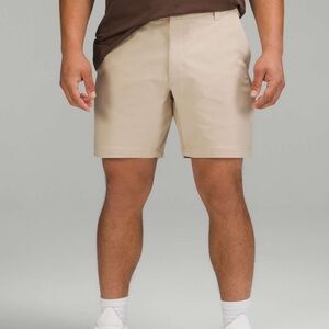Lululemon Men’s Commission Classic-Fit in Trench